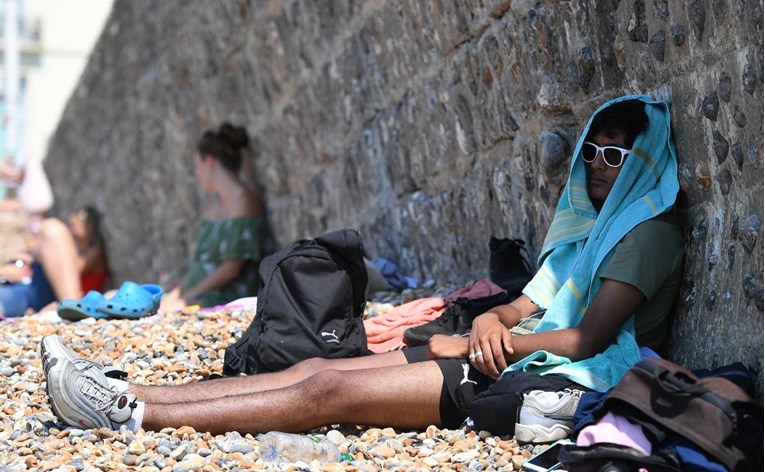 Ljetni toplinski valovi u Engleskoj lani ubili skoro 900 umirovljenika